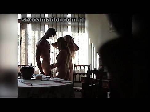 ❤️ Սեքս ընկերները հրավիրում են հսկա տղամարդու և նրա հետ եռյակի ❌ Դժվար պոռնո մեզ մոտ ❤